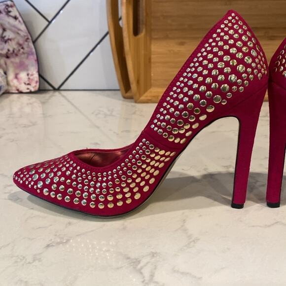 Betsey Johnson Faalyn Fuschia Studded Pointed Toe heels rocker size 6.5 quirky - Picture 8 of 10